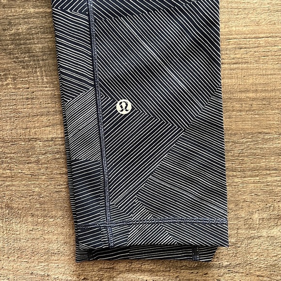 Lululemon Running Crops | Size 4 - Picture 2 of 4